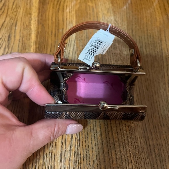 Black and Brown Geometric small bag with Kiss-Lock Closure - Picture 3 of 6